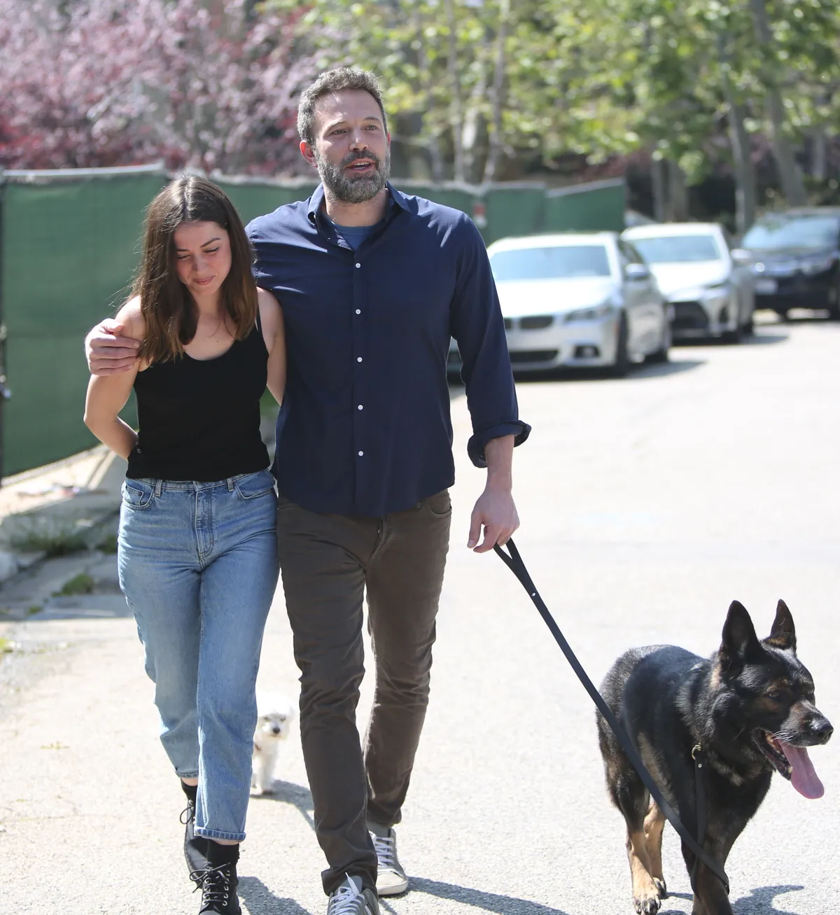 Ben Affleck and Ana De Armas strolling in Brentwood amid Corona virus crisis  april 1, 2020 /X17online.com April 1, 2020