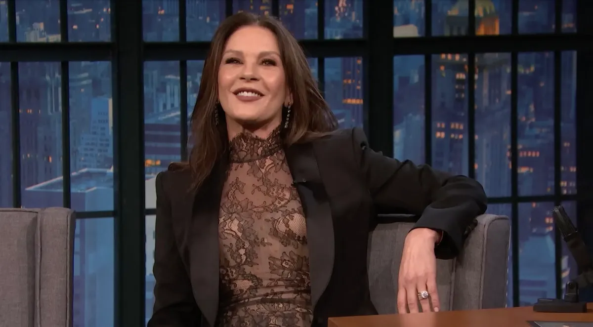 Catherine Zeta-Jones a Wednesday sorozattal kapcsolatban adott interjúban mesélt házasságáról