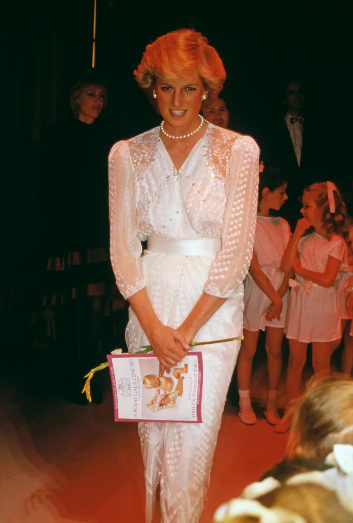 Diana hercegné 1987-ben egy jótékonysági gálán Zandra Rhodes ruhájában