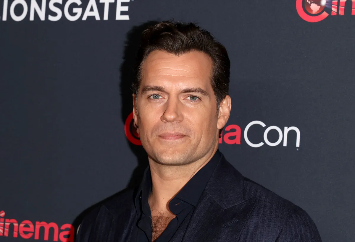 Eltitkolta babája születését Henry Cavill