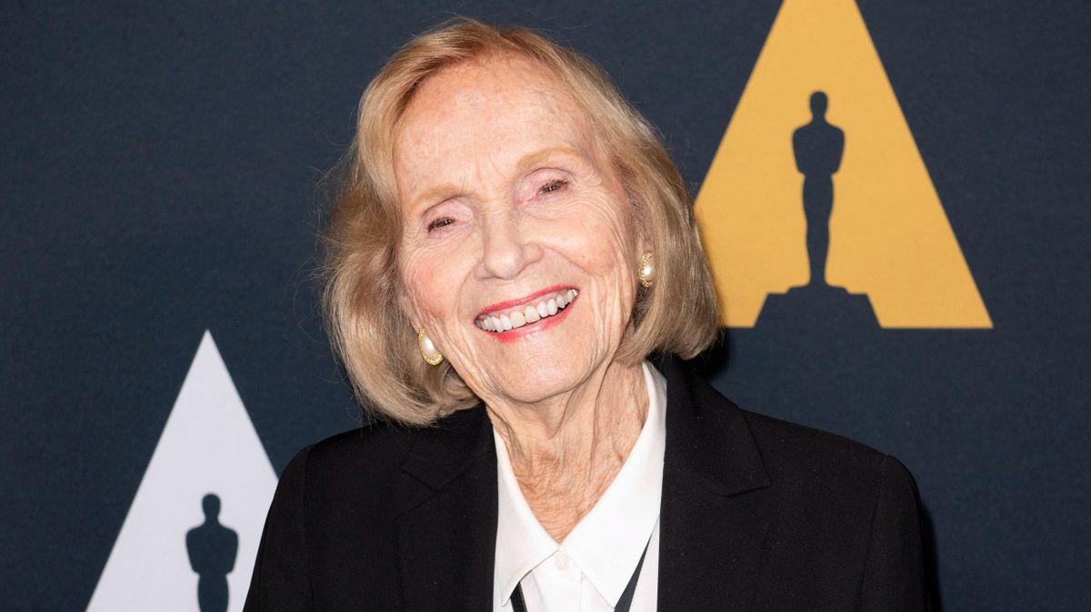 (FILES) US actress Eva Marie Saint arrives for the Academy Nicholl Fellowships in Screenwriting Awards, on November 7, 2019 at the Samuel Goldwyn Theater in Beverly Hills, California. Saint, the Oscar-winning actress who starred in classic Hollywood films including "On the Waterfront" and "North by Northwest," died of natural causes at home in Los Angeles on October 6, 2026, her publicist said. She was 102 years old. (Photo by Nick Agro / AFP)