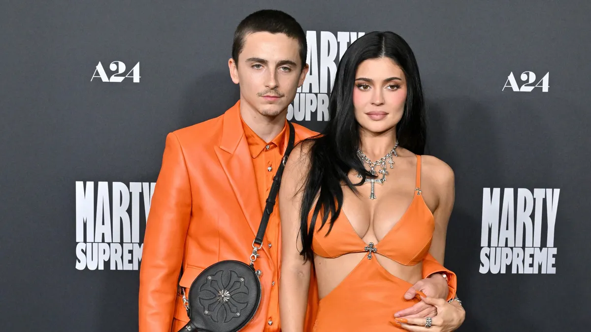 Timothée Chalamet és Kylie Jenner a Marty Supreme című film Los Angeles-i premierjén