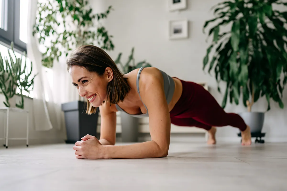 Menstruációs ciklus alatt sportoló nő