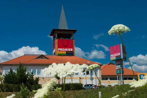 Forrás: Premier Outlet Forrás: Premier Outlet
