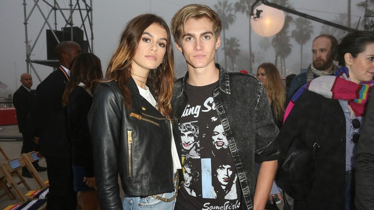 Alig eszik, teljesen összetört Kaia Gerber: először látták testvére ...