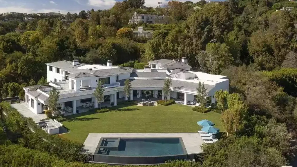 Less be Jennifer Lopez és Ben Affleck luxusvillájába