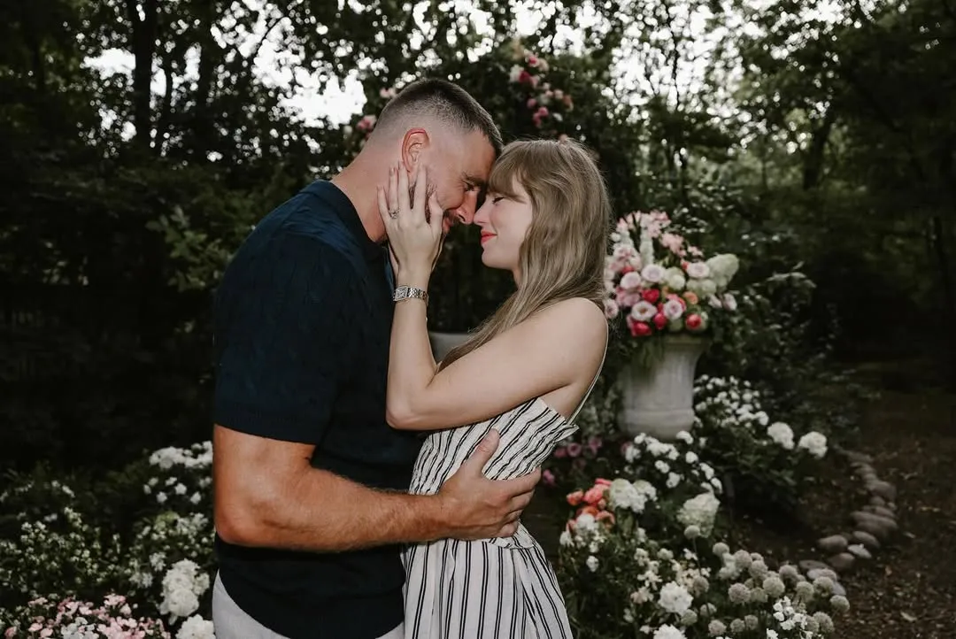 Travis Kelce és Taylor Swift ezzel a képpel jelentette be eljegyzésüket - keresztülhúzva ezzek Meghan Markle terveit