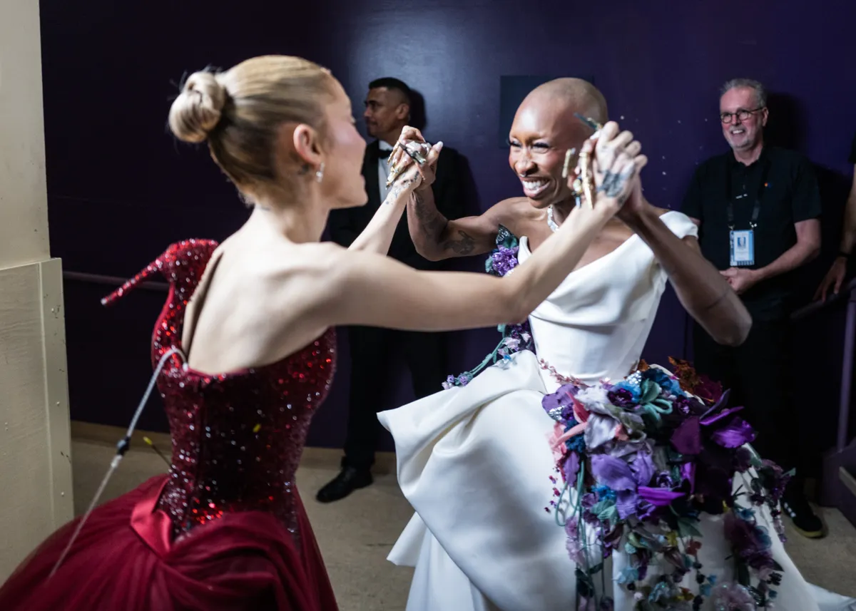 HOLLYWOOD, CALIFORNIA - MARCH 02: (EDITORIAL ONLY, NO BOOK COVERS) (L-R) Ariana Grande and Cynthia Erivo seen backstage at the 97th Annual Oscars at Dolby Theatre on March 02, 2025 in Hollywood, California. (Photo by John Shearer/97th Oscars/The Academy via Getty Images)