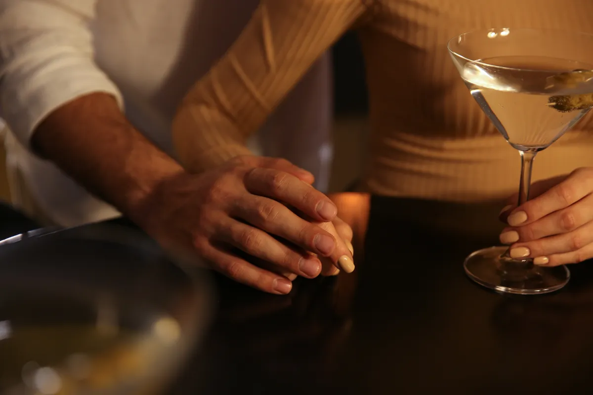 A férfi kísérők pénzért figyelmet és intimitást adnak