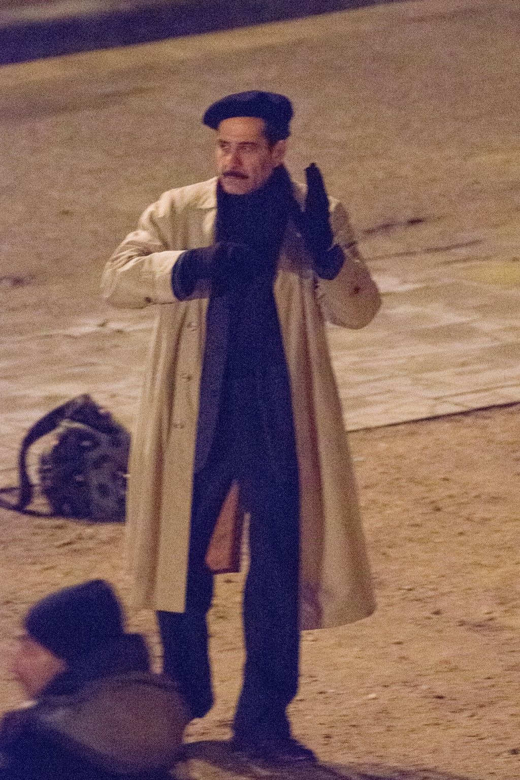 Tony Shalhoub  A káprázatos Mrs. Maisel című tévésorozat második évadának forgatásán, Párizsban, Franciaországban, 2018. március 22-én. 
