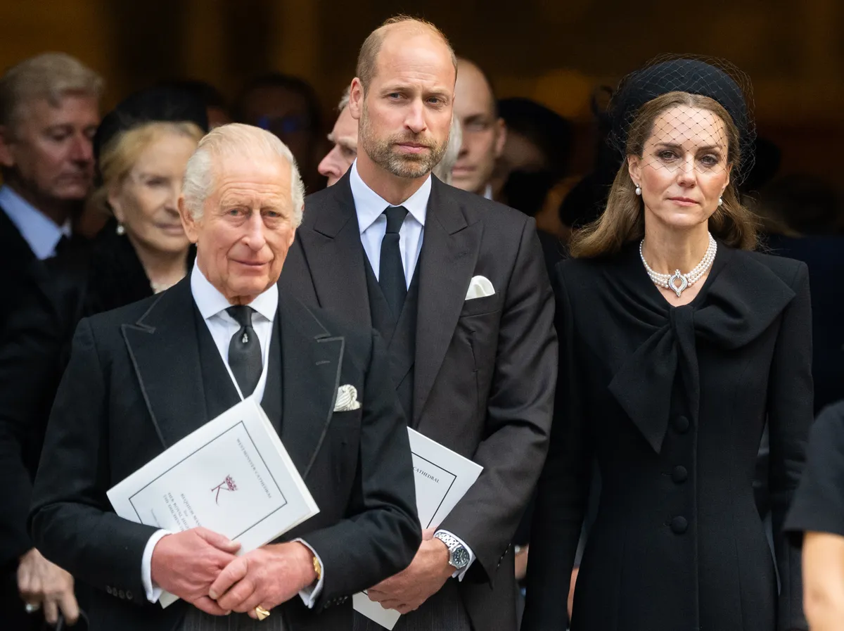 Károly király állapota egyre romlik, Katalin hercegné pedig már Vilmos herceg koronázást szervezi