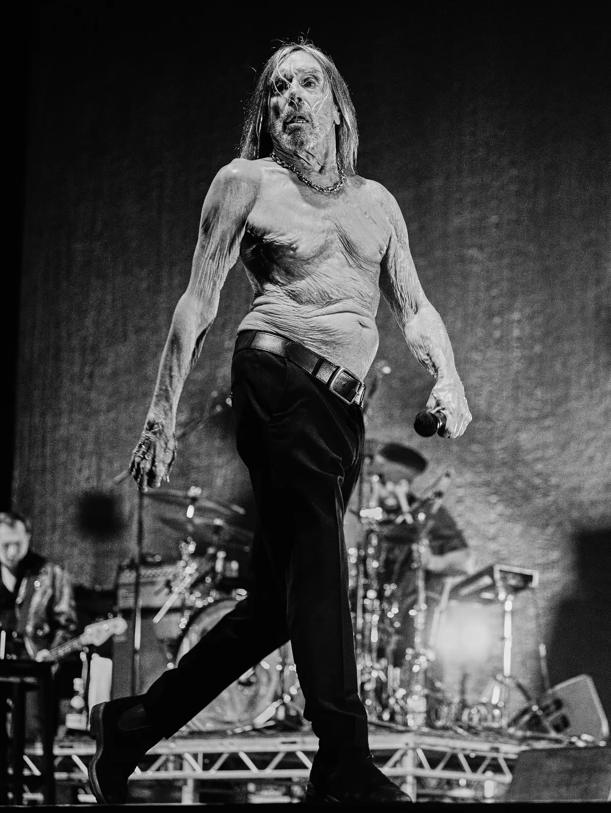 LONDON, ENGLAND - MAY 28: (EDITOR'S NOTE: This image has been converted to black and white.) Iggy Pop performs at Alexandra Palace on May 28, 2025 in London, England. (Photo by Samir Hussein/WireImage)