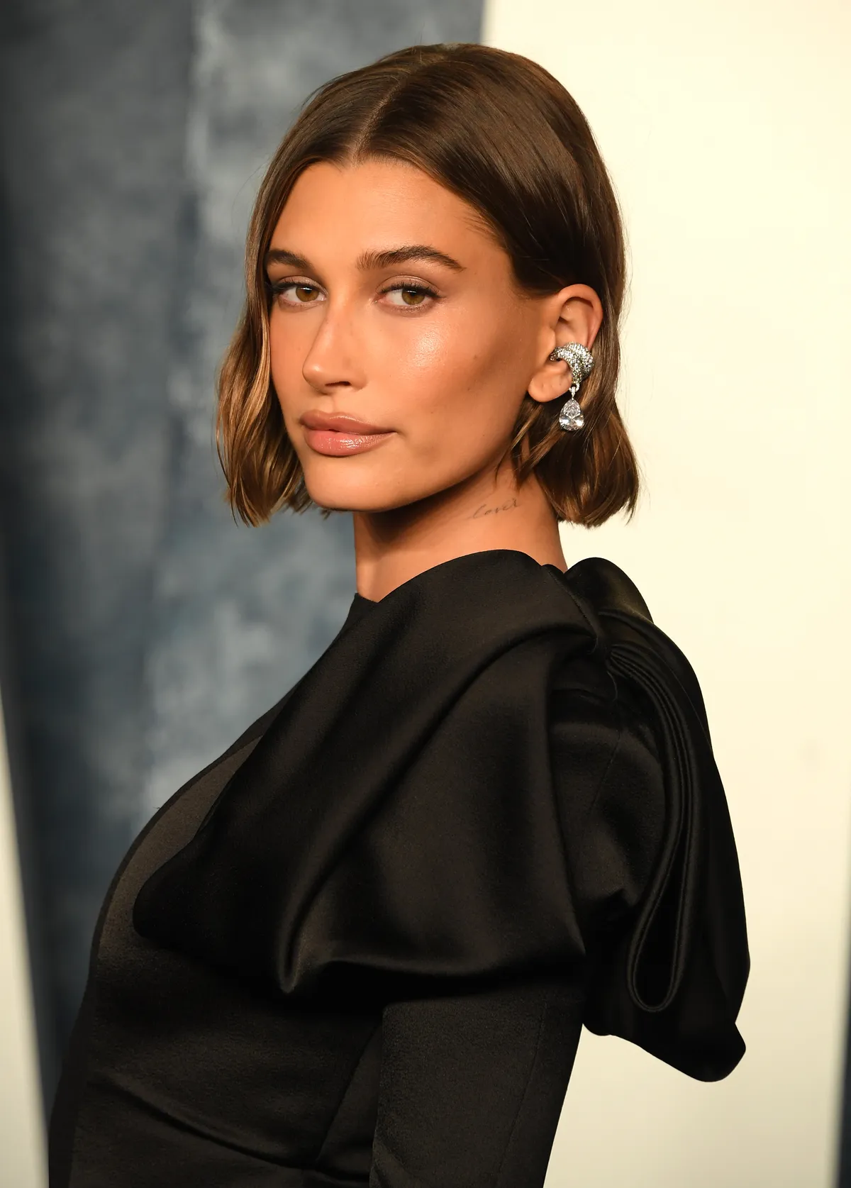 BEVERLY HILLS, CALIFORNIA - MARCH 12: 2023 Hailey Bieber arrives at the Vanity Fair Oscar Party Hosted By Radhika Jones at Wallis Annenberg Center for the Performing Arts on March 12, 2023 in Beverly Hills, California. (Photo by Steve Granitz/FilmMagic)