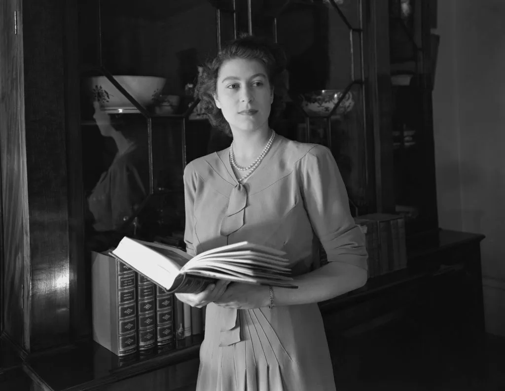 1946-ban II. Erzsébet királynő 